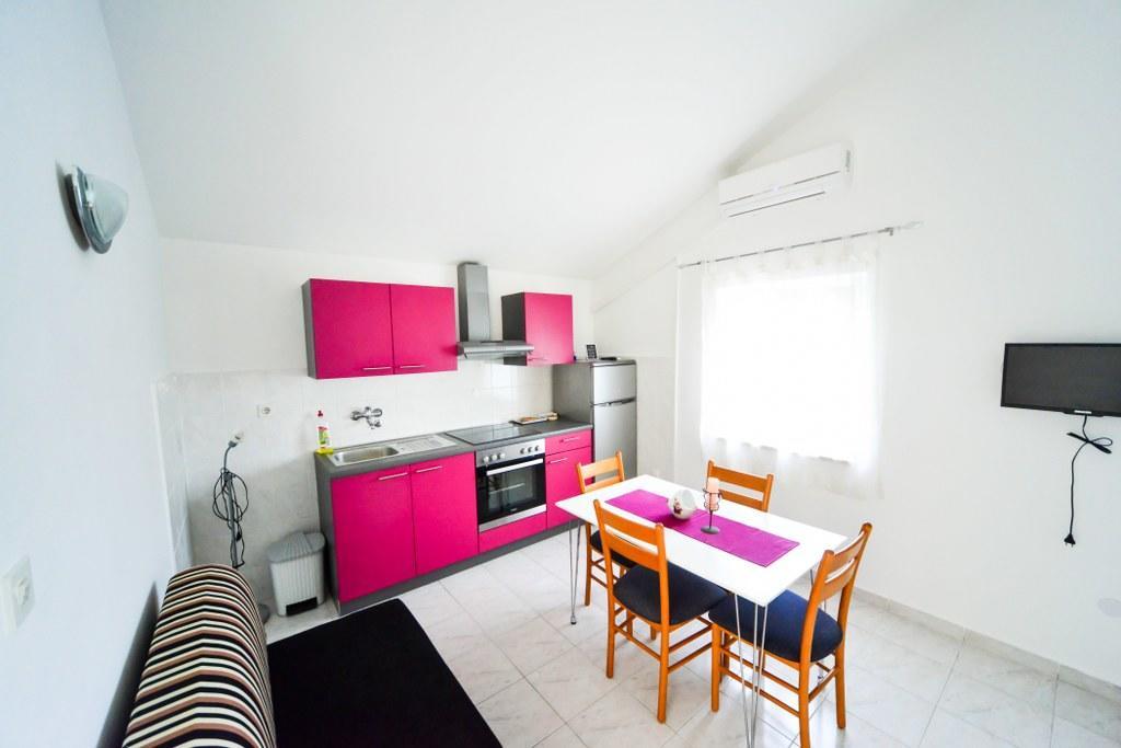 Apartments Valentina بيتريتْشاني المظهر الخارجي الصورة