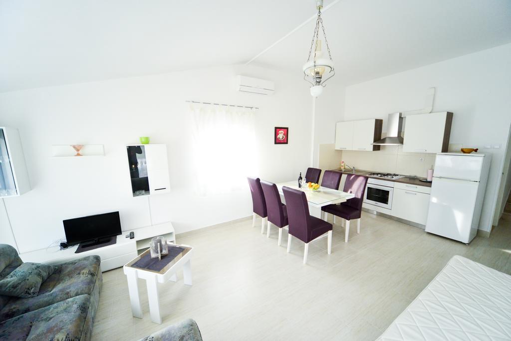 Apartments Valentina بيتريتْشاني المظهر الخارجي الصورة
