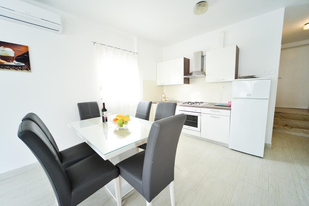Apartments Valentina بيتريتْشاني المظهر الخارجي الصورة