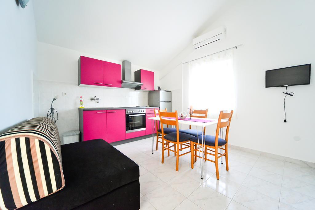 Apartments Valentina بيتريتْشاني المظهر الخارجي الصورة