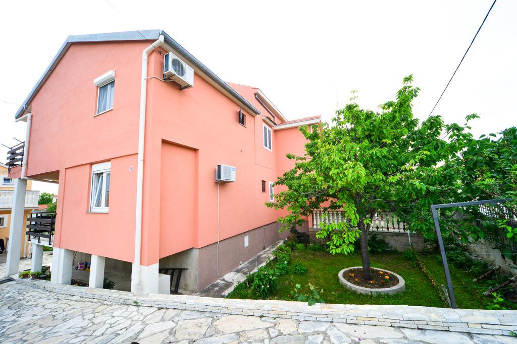 Apartments Valentina بيتريتْشاني المظهر الخارجي الصورة